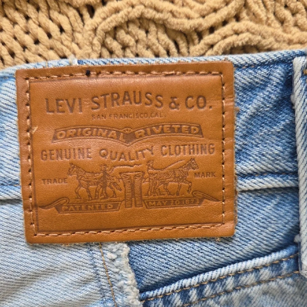 Levi's Premium Two-Tone Recrafted Baggy Dad Jeans - Size 28 - Picture 7 of 13